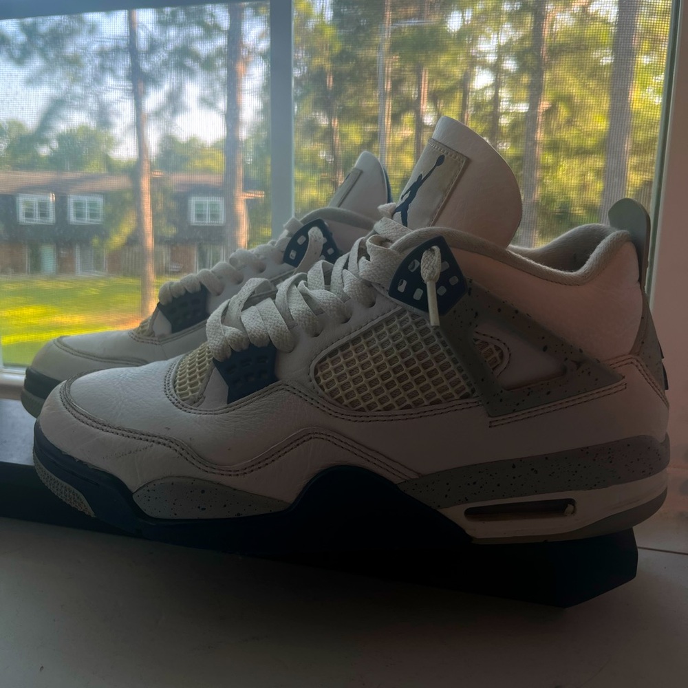 Jordan 4s midnight navy